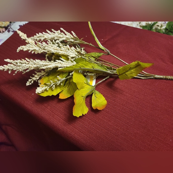 Faux Florals - Picture 5 of 6